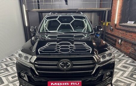 Toyota Land Cruiser 200, 2019 год, 10 800 000 рублей, 2 фотография