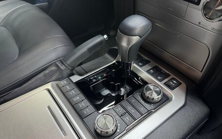 Toyota Land Cruiser 200, 2019 год, 10 800 000 рублей, 17 фотография