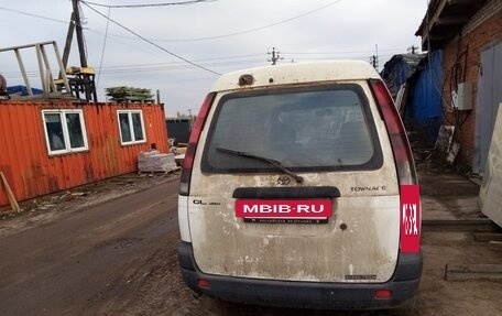 Toyota Town Ace III, 2000 год, 580 000 рублей, 3 фотография