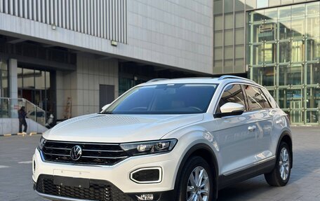 Volkswagen T-Roc I, 2021 год, 2 250 000 рублей, 1 фотография