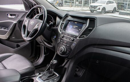 Hyundai Santa Fe III рестайлинг, 2018 год, 2 670 000 рублей, 13 фотография