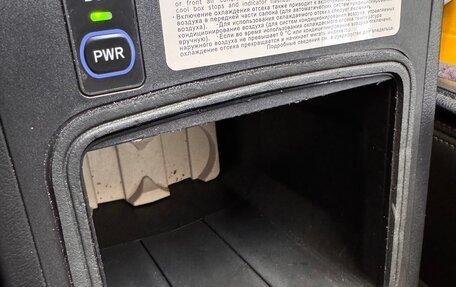 Toyota Land Cruiser Prado 150 рестайлинг 2, 2014 год, 3 300 000 рублей, 18 фотография