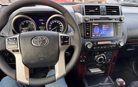 Toyota Land Cruiser Prado 150 рестайлинг 2, 2014 год, 3 300 000 рублей, 24 фотография