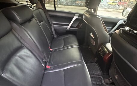 Toyota Land Cruiser Prado 150 рестайлинг 2, 2014 год, 3 300 000 рублей, 37 фотография