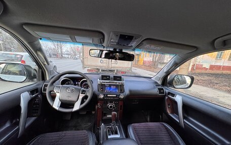Toyota Land Cruiser Prado 150 рестайлинг 2, 2014 год, 3 300 000 рублей, 32 фотография
