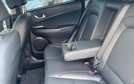 Hyundai Kona I, 2022 год, 1 990 000 рублей, 10 фотография