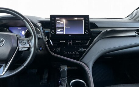 Toyota Camry, 2021 год, 3 228 000 рублей, 19 фотография