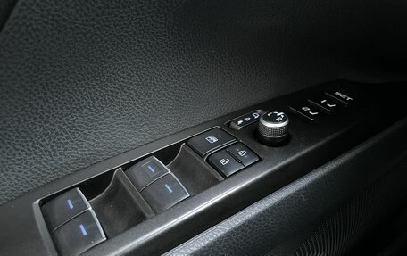 Toyota Camry, 2021 год, 3 228 000 рублей, 24 фотография