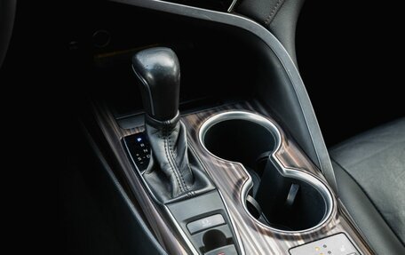 Toyota Camry, 2020 год, 2 800 000 рублей, 21 фотография