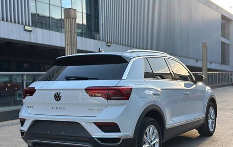 Volkswagen T-Roc I, 2021 год, 2 250 000 рублей, 3 фотография