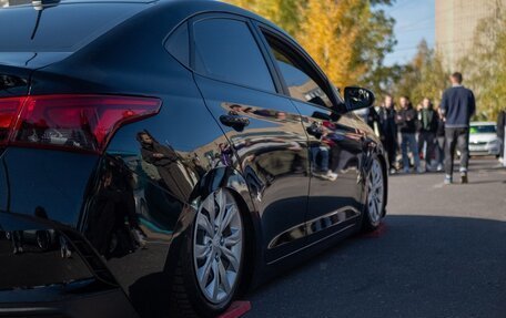 Hyundai Solaris II рестайлинг, 2022 год, 2 000 000 рублей, 16 фотография