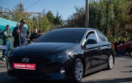 Hyundai Solaris II рестайлинг, 2022 год, 2 000 000 рублей, 15 фотография