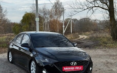 Hyundai Solaris II рестайлинг, 2022 год, 2 000 000 рублей, 17 фотография