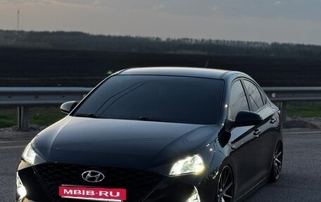 Hyundai Solaris II рестайлинг, 2022 год, 2 000 000 рублей, 8 фотография