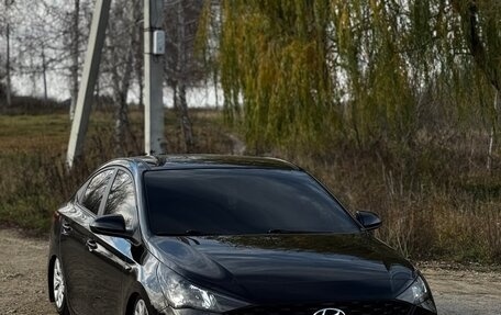 Hyundai Solaris II рестайлинг, 2022 год, 2 000 000 рублей, 18 фотография