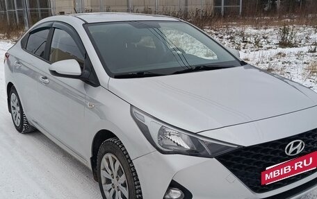 Hyundai Solaris II рестайлинг, 2021 год, 1 700 000 рублей, 4 фотография