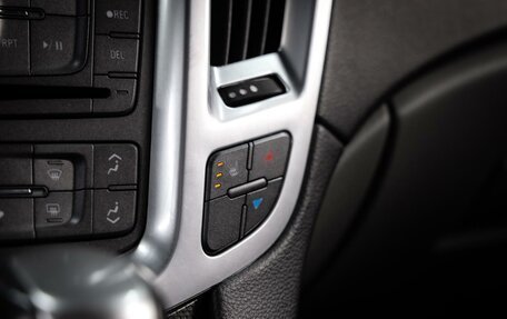 Cadillac SRX II рестайлинг, 2011 год, 1 149 000 рублей, 18 фотография