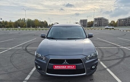 Mitsubishi Outlander III рестайлинг 3, 2010 год, 750 000 рублей, 1 фотография