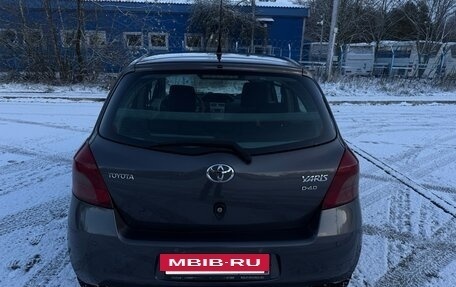 Toyota Yaris III рестайлинг, 2008 год, 590 000 рублей, 4 фотография