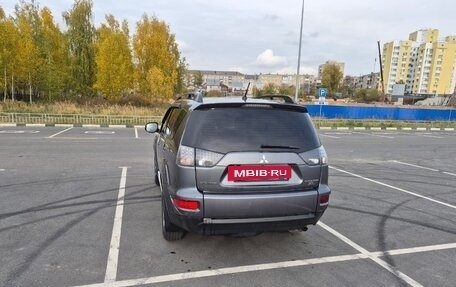 Mitsubishi Outlander III рестайлинг 3, 2010 год, 750 000 рублей, 3 фотография