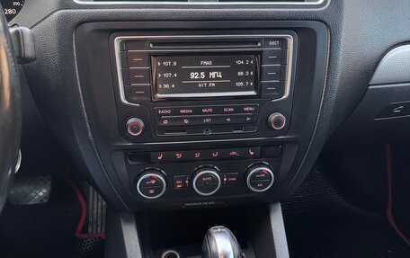 Volkswagen Jetta VI, 2013 год, 800 000 рублей, 20 фотография