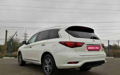 Infiniti QX60 I рестайлинг, 2017 год, 3 050 000 рублей, 11 фотография