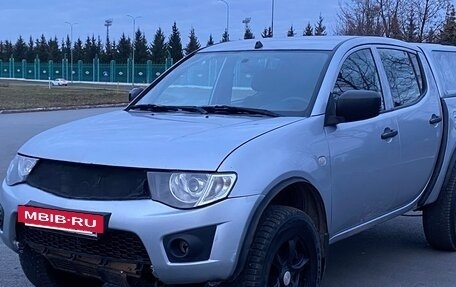 Mitsubishi L200 IV рестайлинг, 2013 год, 829 000 рублей, 8 фотография
