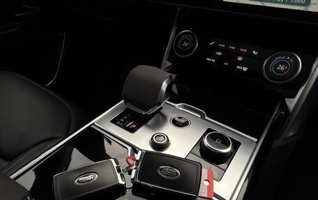 Land Rover Range Rover IV рестайлинг, 2022 год, 12 950 000 рублей, 4 фотография