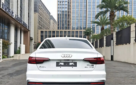 Audi A4, 2022 год, 2 840 000 рублей, 5 фотография