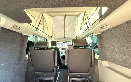 Volkswagen Multivan T6 рестайлинг, 2024 год, 7 600 000 рублей, 14 фотография