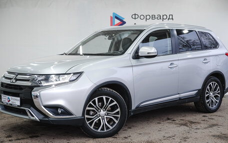Mitsubishi Outlander III рестайлинг 3, 2017 год, 2 050 000 рублей, 2 фотография