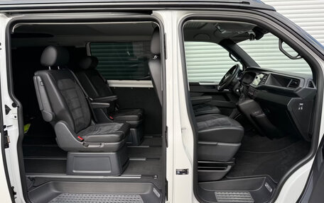 Volkswagen Multivan T6 рестайлинг, 2024 год, 7 600 000 рублей, 11 фотография