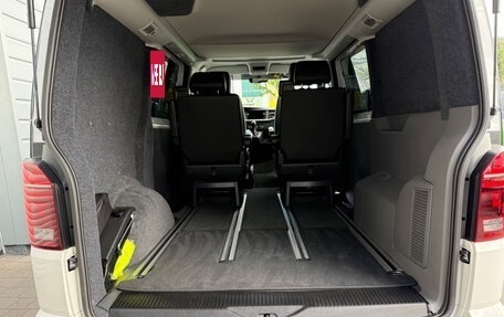 Volkswagen Multivan T6 рестайлинг, 2024 год, 7 600 000 рублей, 12 фотография