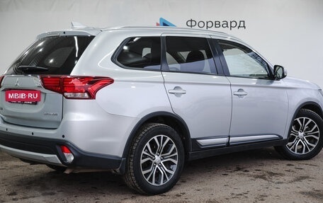 Mitsubishi Outlander III рестайлинг 3, 2017 год, 2 050 000 рублей, 3 фотография