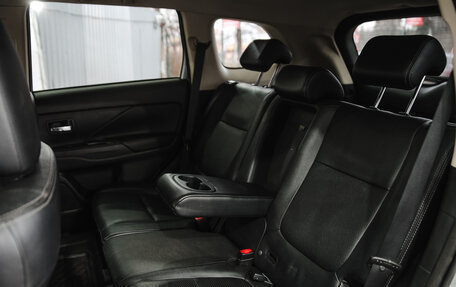 Mitsubishi Outlander III рестайлинг 3, 2017 год, 2 050 000 рублей, 8 фотография