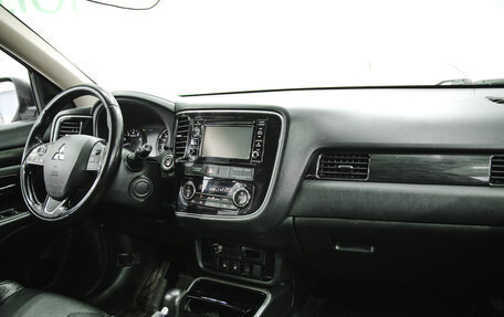 Mitsubishi Outlander III рестайлинг 3, 2017 год, 2 050 000 рублей, 6 фотография