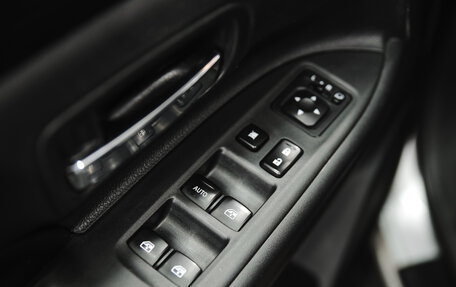 Mitsubishi Outlander III рестайлинг 3, 2017 год, 2 050 000 рублей, 9 фотография