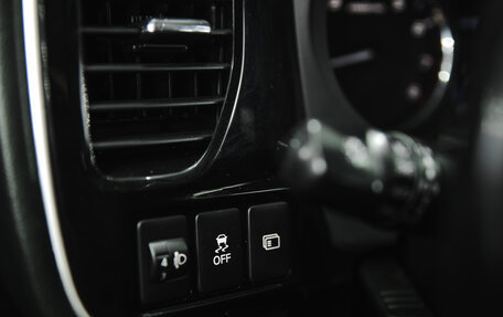 Mitsubishi Outlander III рестайлинг 3, 2017 год, 2 050 000 рублей, 11 фотография