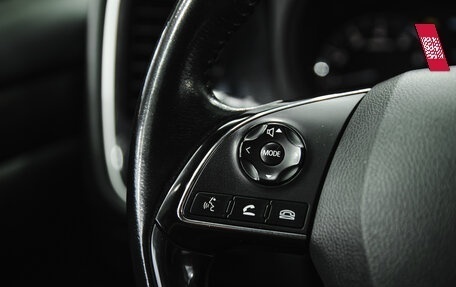 Mitsubishi Outlander III рестайлинг 3, 2017 год, 2 050 000 рублей, 16 фотография