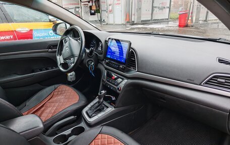 Hyundai Elantra VI рестайлинг, 2018 год, 1 450 000 рублей, 7 фотография