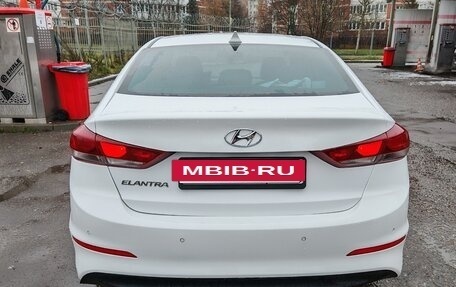 Hyundai Elantra VI рестайлинг, 2018 год, 1 450 000 рублей, 6 фотография