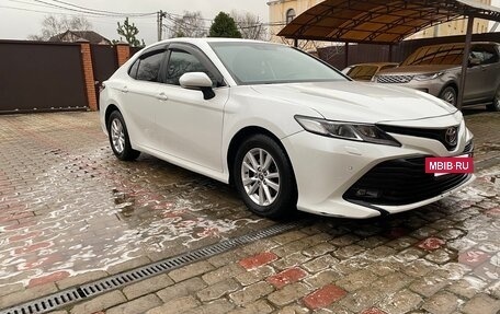 Toyota Camry, 2019 год, 1 900 000 рублей, 4 фотография