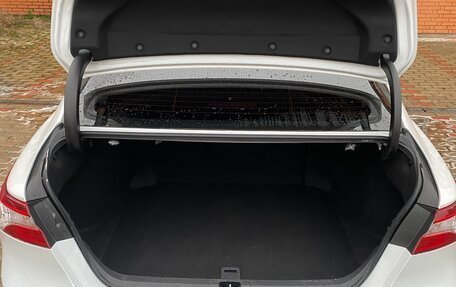 Toyota Camry, 2019 год, 1 900 000 рублей, 12 фотография