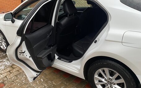 Toyota Camry, 2019 год, 1 900 000 рублей, 11 фотография