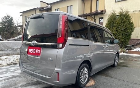 Toyota Esquire I, 2016 год, 1 995 000 рублей, 6 фотография