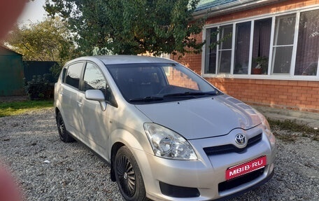 Toyota Corolla Verso I, 2008 год, 705 000 рублей, 1 фотография