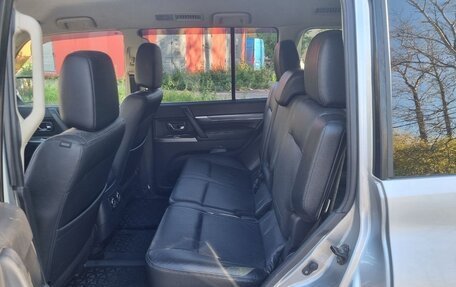 Mitsubishi Pajero IV, 2014 год, 2 175 000 рублей, 10 фотография