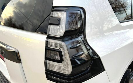 Toyota Land Cruiser Prado 150 рестайлинг 2, 2021 год, 5 650 000 рублей, 5 фотография