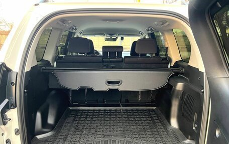 Toyota Land Cruiser Prado 150 рестайлинг 2, 2021 год, 5 650 000 рублей, 11 фотография