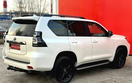 Toyota Land Cruiser Prado 150 рестайлинг 2, 2021 год, 5 650 000 рублей, 8 фотография